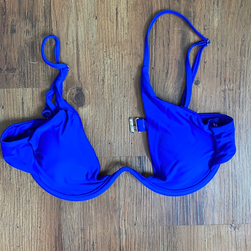 🌻Never worn, ZAFUL bikini top.